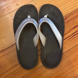 Olukai flip flops size 7